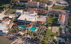 Robolla Beach Aparthotel